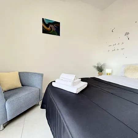 Attico Magnificent Wi-fi/free Parking Διαμέρισμα *