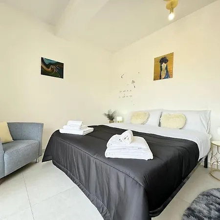 Attico Magnificent Wi-fi/free Parking Διαμέρισμα *
