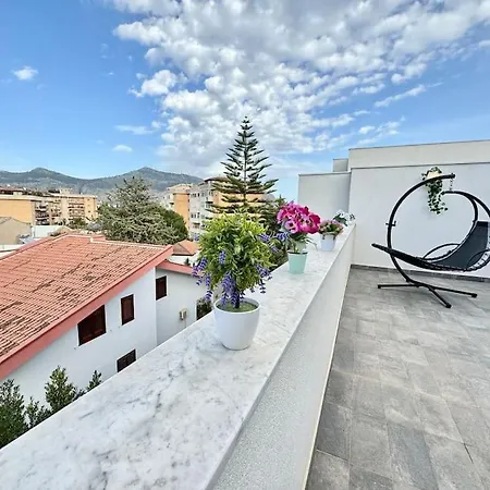 Attico Magnificent Wi-fi/free Parking Διαμέρισμα