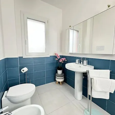 Attico Magnificent Wi-fi/free Parking Apartment