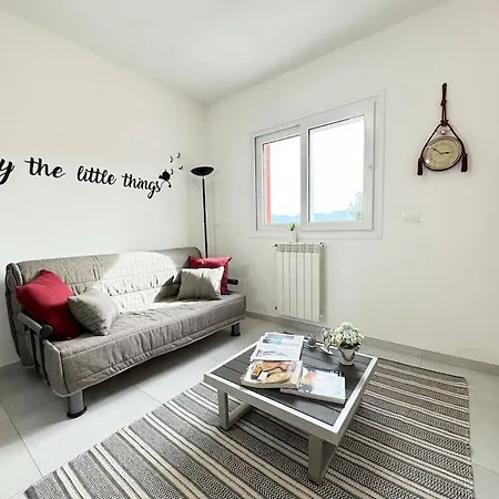 Attico Magnificent Wi-fi/free Parking Apartment *